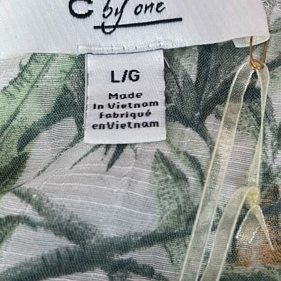 C by One - Tropical Green Tie-Front Blouse. - Picture 8 of 9